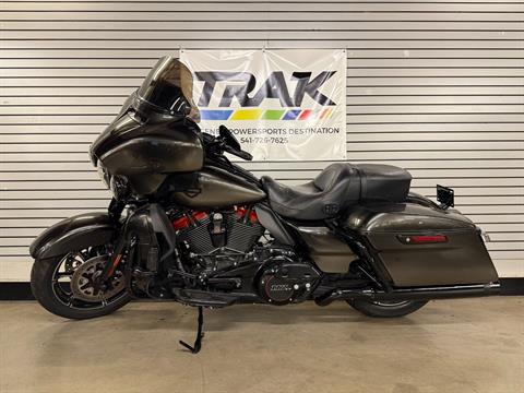 2018 Harley-Davidson CVO™ Limited in Eugene, Oregon - Photo 2