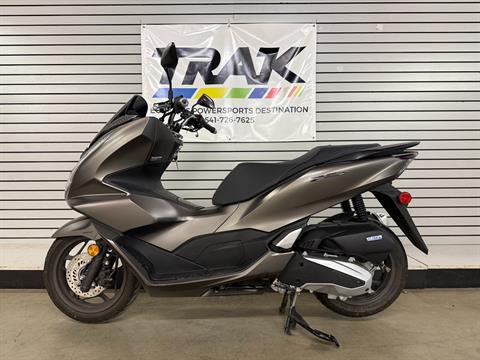 2023 Honda PCX in Eugene, Oregon - Photo 2
