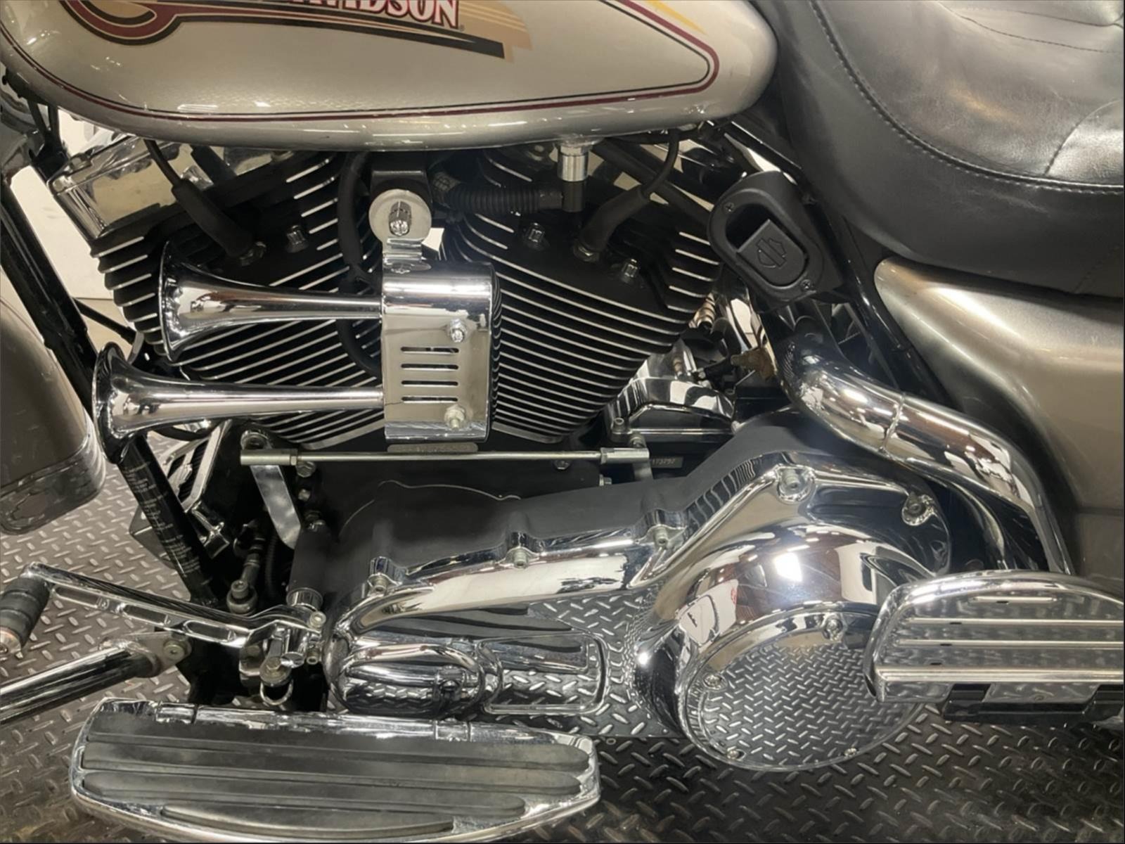 2007 Harley-Davidson FLHTC Electra Glide® Classic 7