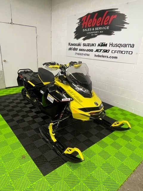 2022 Ski-Doo Renegade X 850 E-TEC ES Ice Ripper XT 1.5 in Lockport, New York - Photo 2