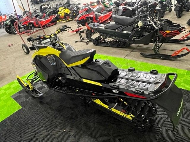 2022 Ski-Doo Renegade X 850 E-TEC ES Ice Ripper XT 1.5 in Lockport, New York - Photo 3