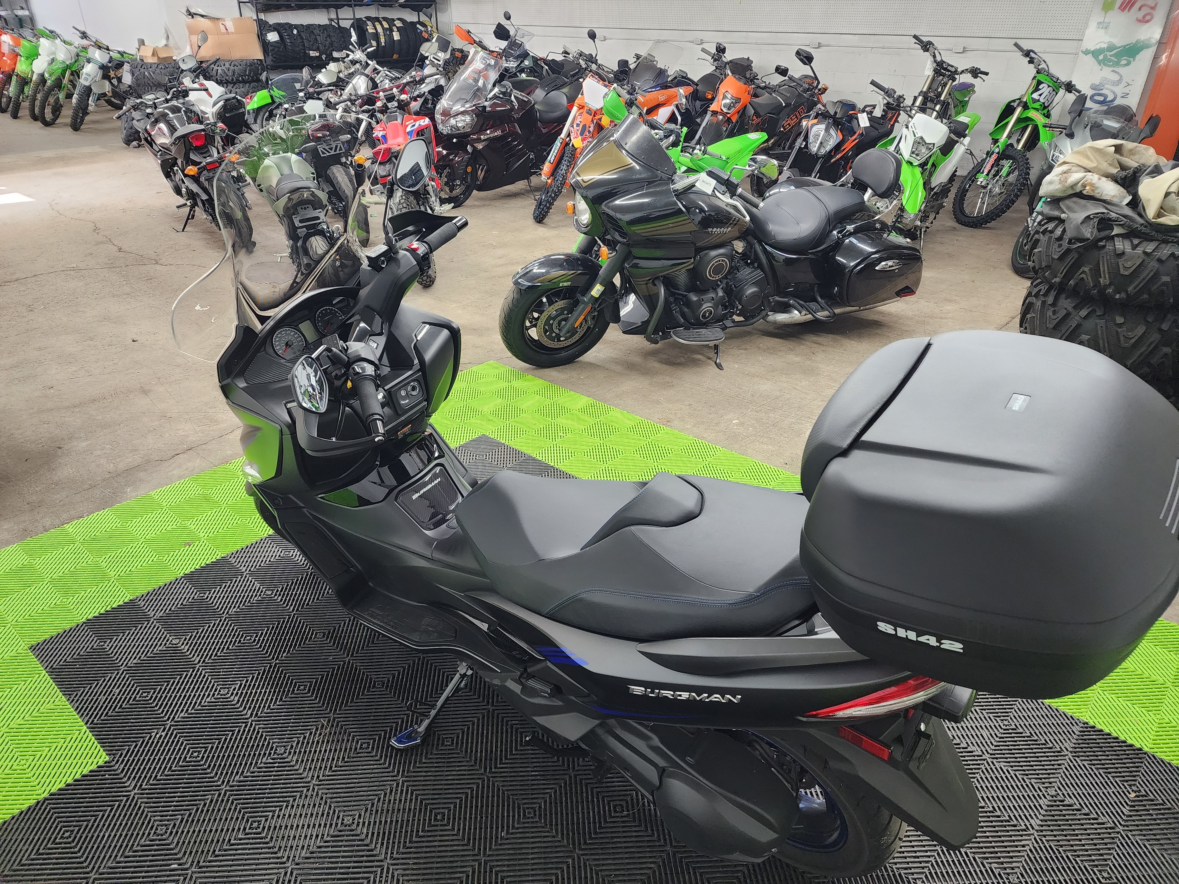 2025 Suzuki Burgman 400 4