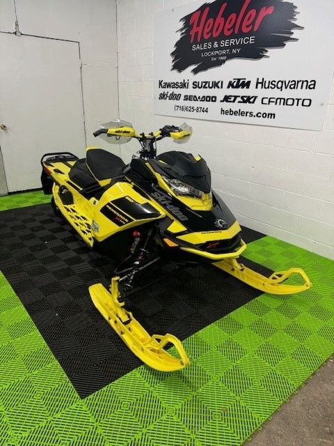 2021 Ski-Doo Renegade X-RS 850 E-TEC ES w/ QAS, Ice Ripper XT 1.25 in Lockport, New York - Photo 2