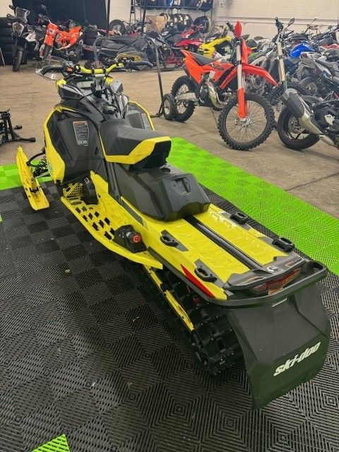 2021 Ski-Doo Renegade X-RS 850 E-TEC ES w/ QAS, Ice Ripper XT 1.25 in Lockport, New York - Photo 3