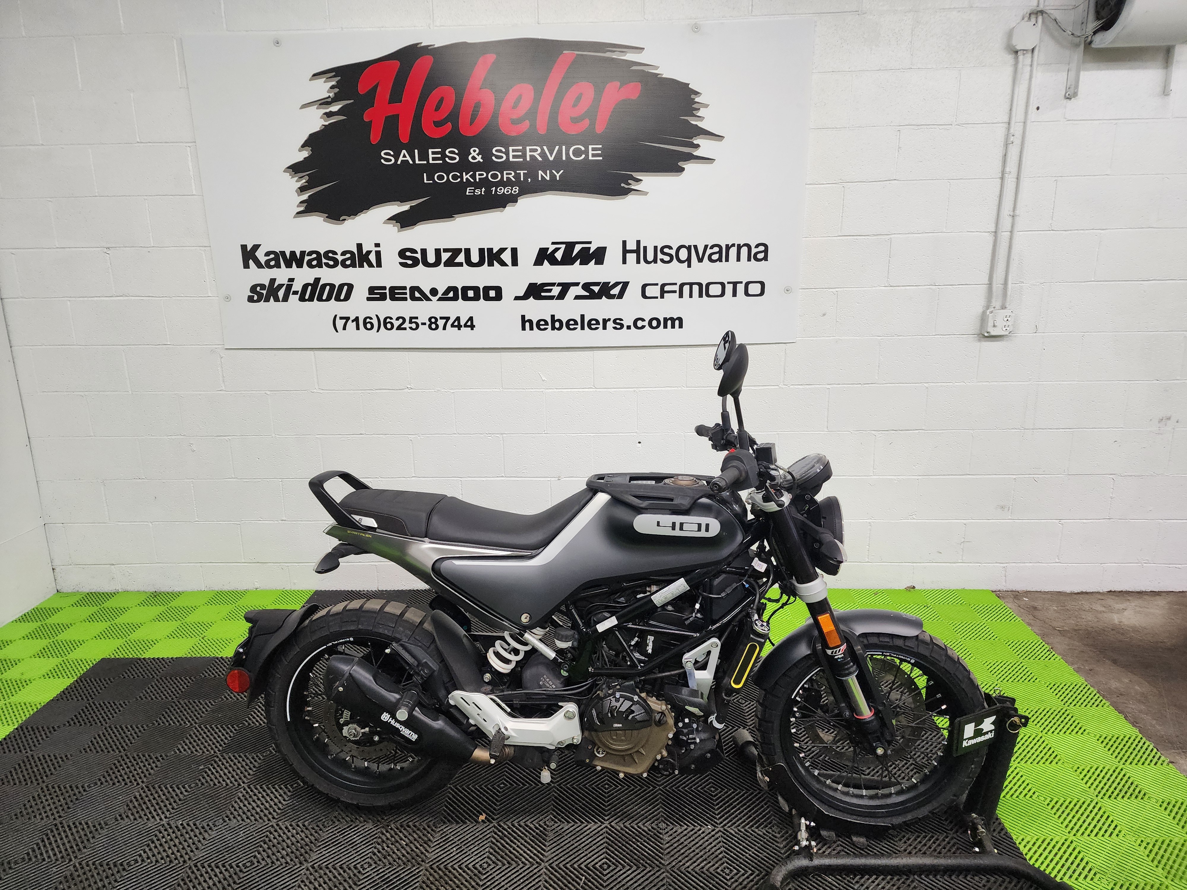 2021 Husqvarna Svartpilen 401 1