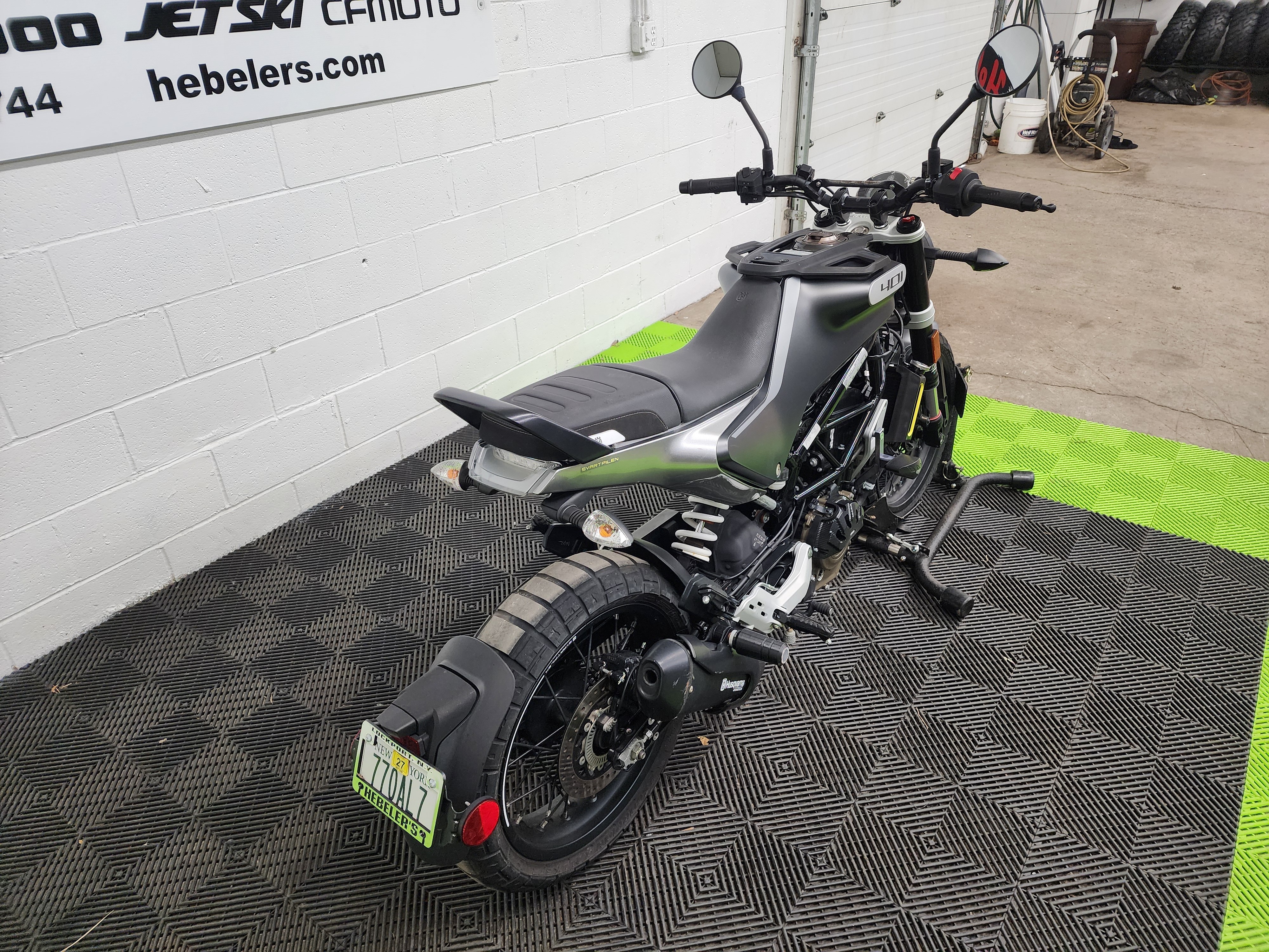 2021 Husqvarna Svartpilen 401 3