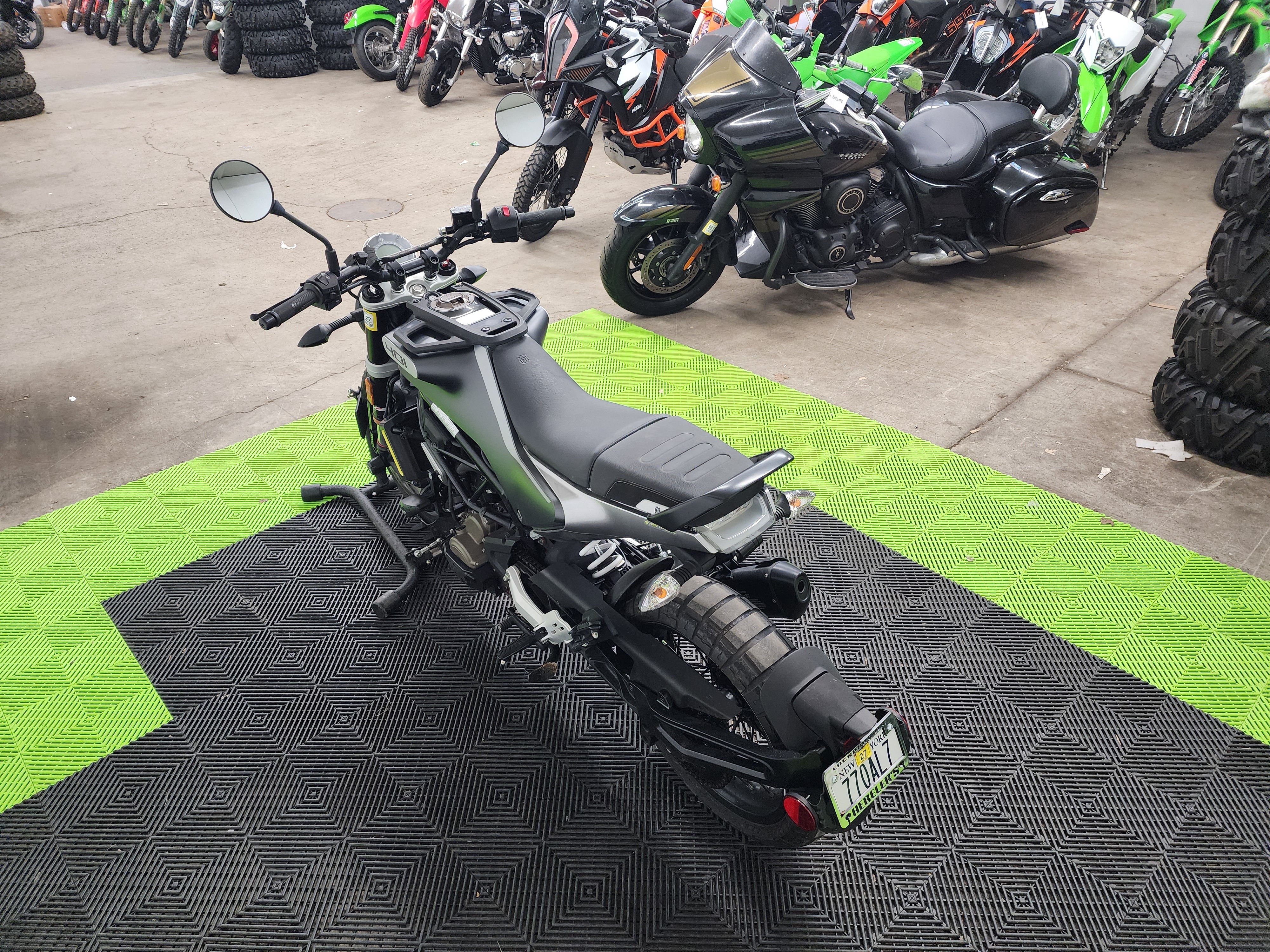2021 Husqvarna Svartpilen 401 4