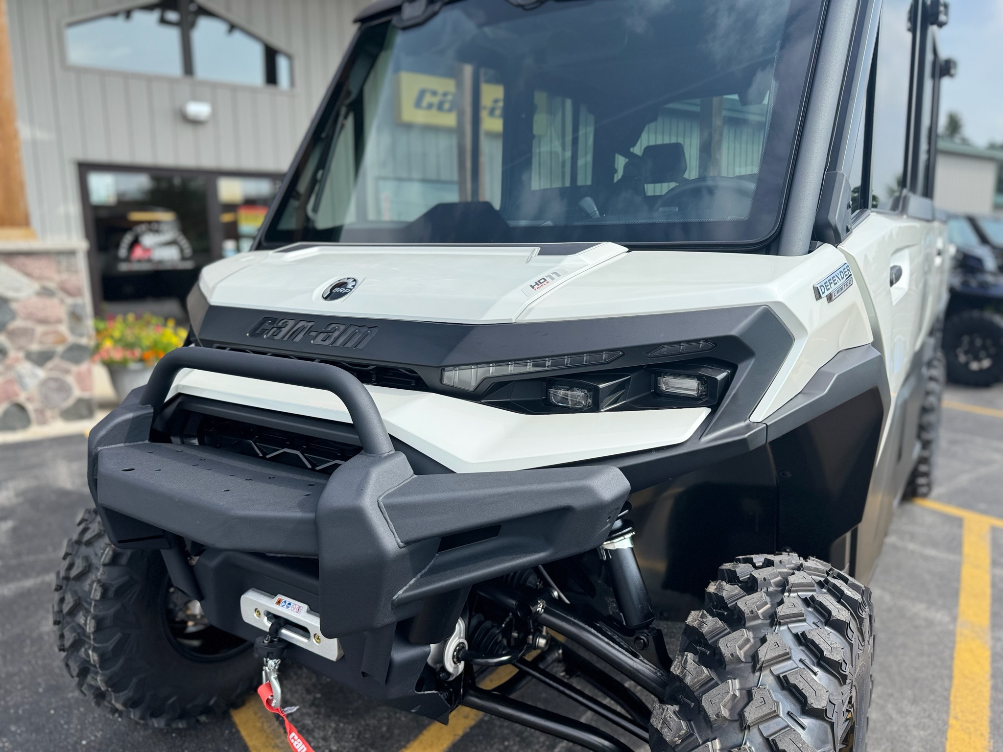 2026 Can-Am™ Defender MAX Limited HD11 3