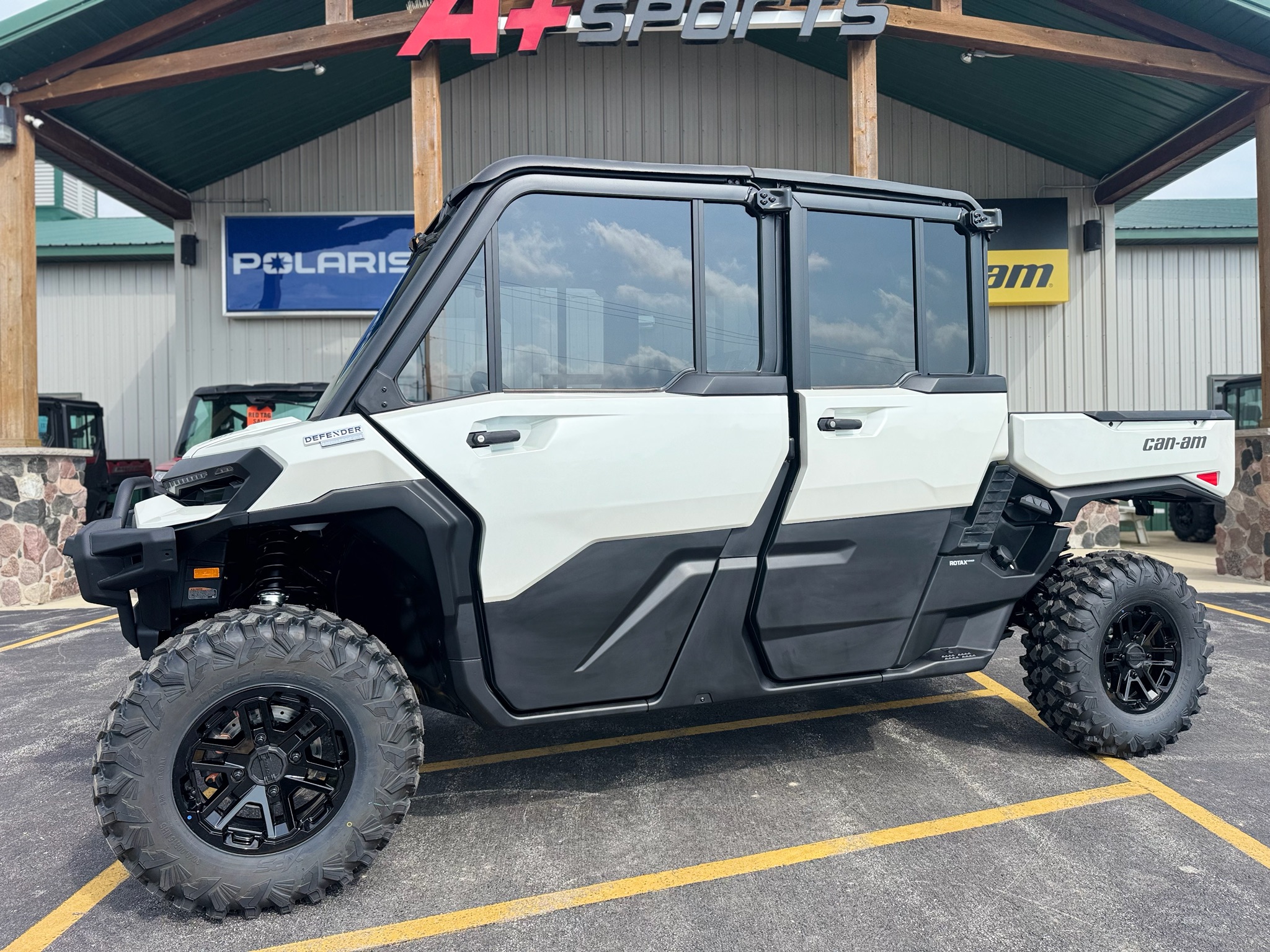 2026 Can-Am™ Defender MAX Limited HD11 2