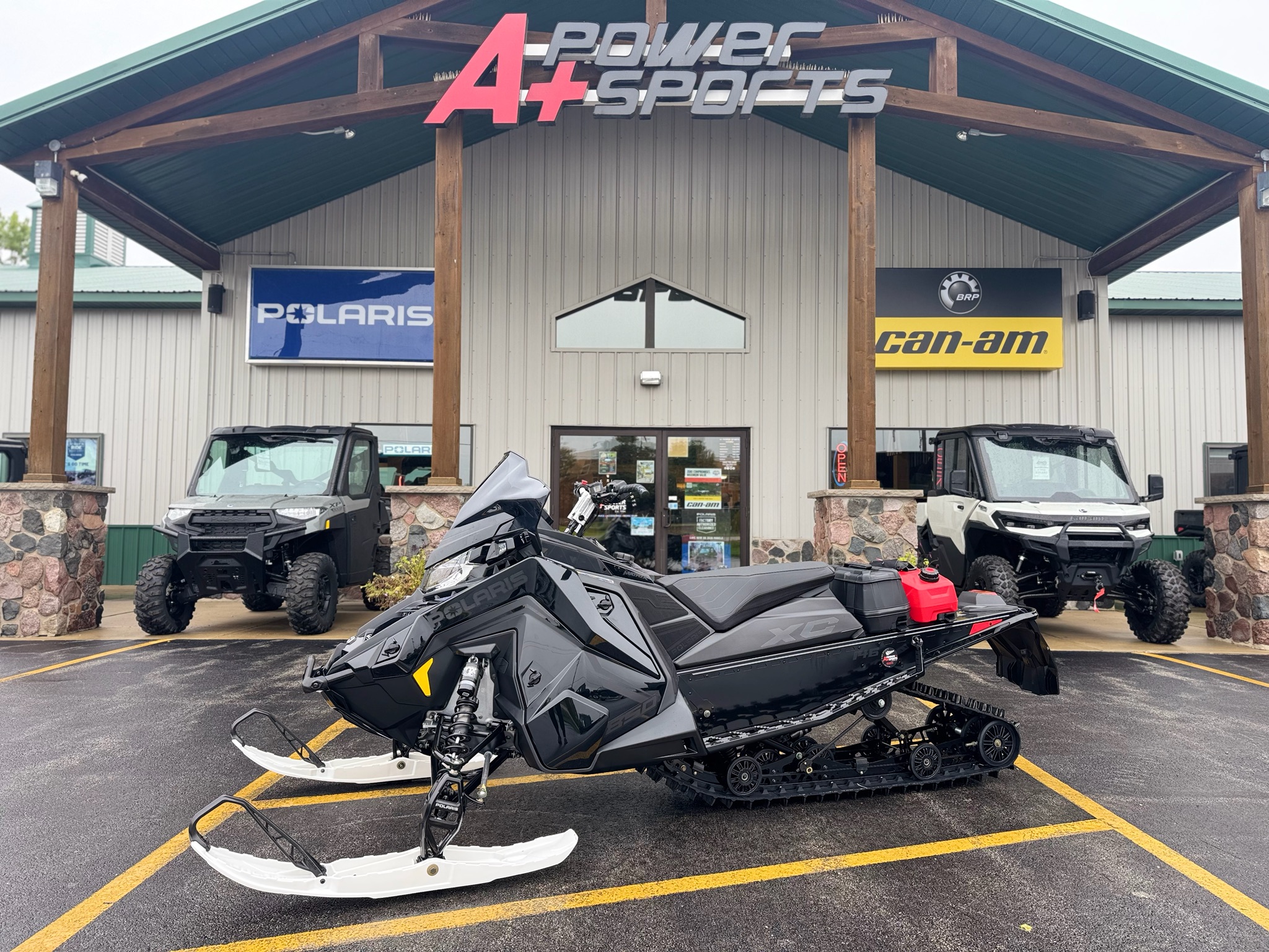 2027 Polaris 850 Switchback XC 146 Gloss Black 1.6 7S ES for sale 1268372