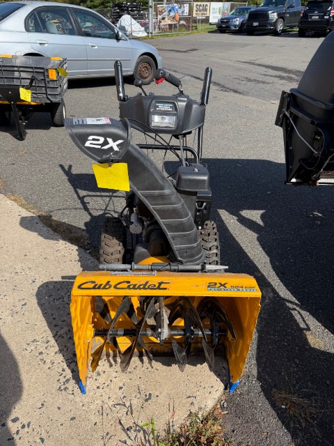 2015 Cub Cadet 2X524SWR 24" 2-STAGE SNOWTHROWER 208CC in Quakertown, Pennsylvania