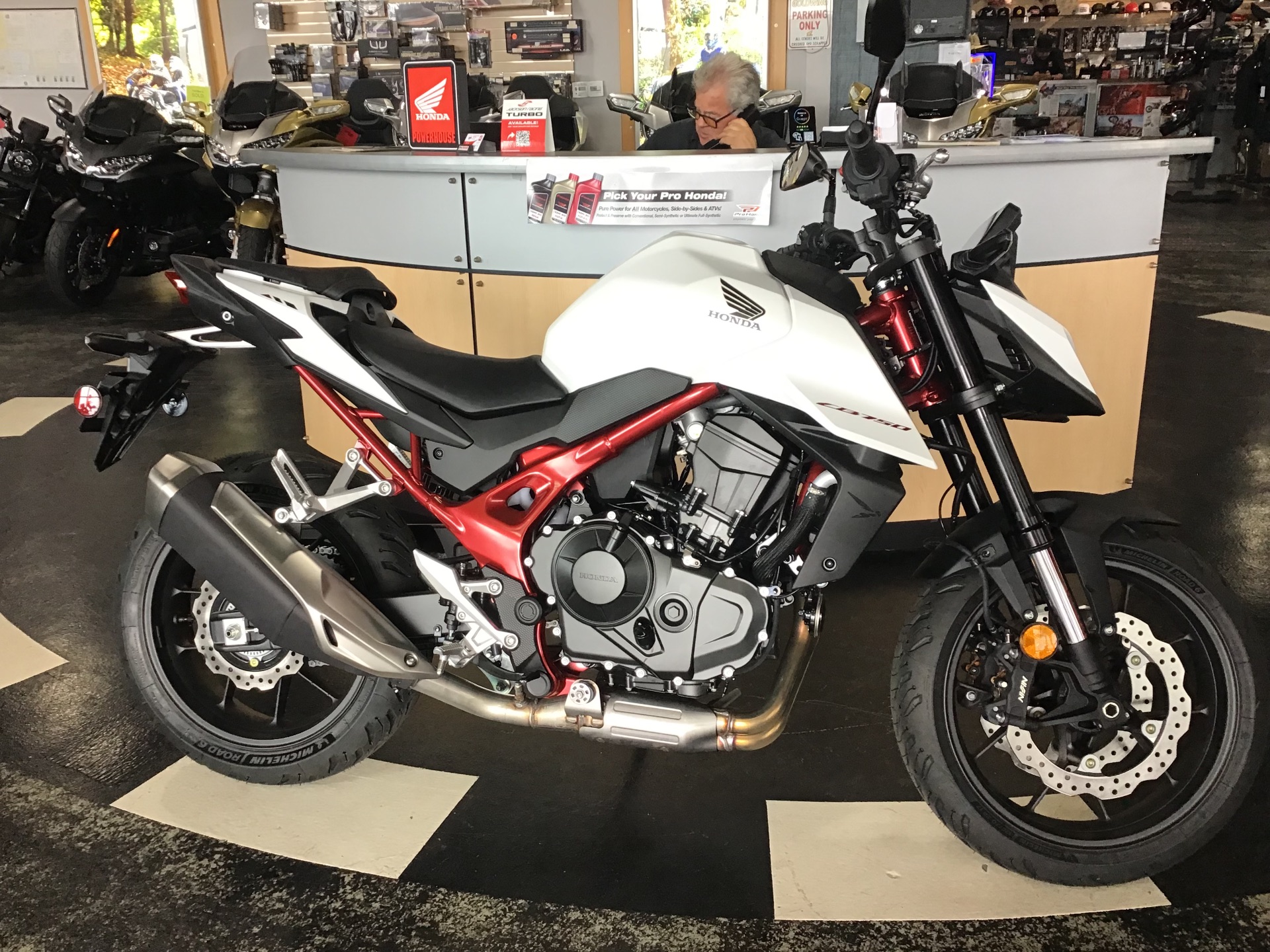 HONDA CB750RC42 フロントカウル レッド/ホワイト HONDA CB750RC42 フロントカウル レッド/ホワイト HONDA CB750RC42