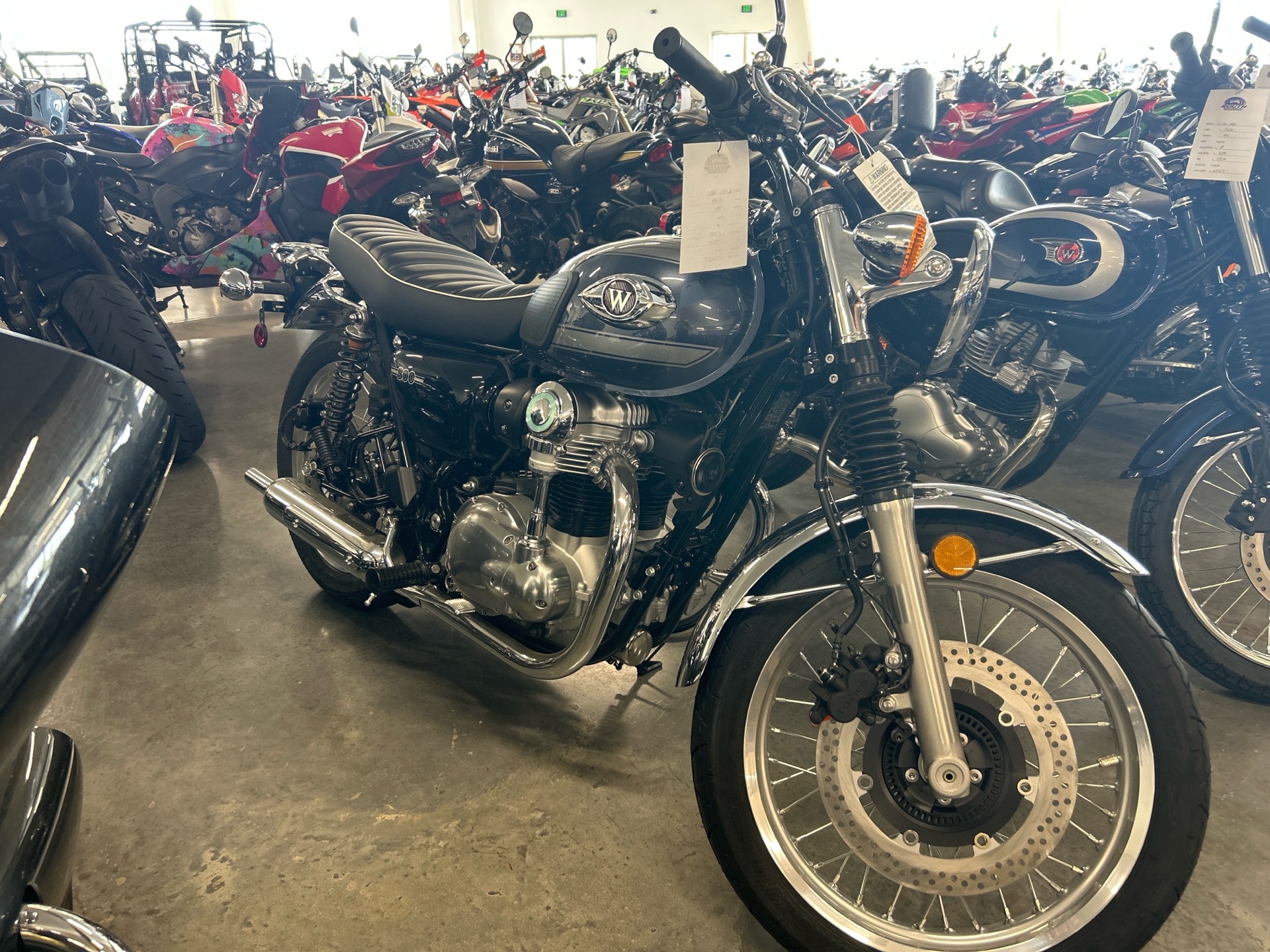 New 2024 Kawasaki W800 ABS Metallic Slate Blue / Metallic Diablo