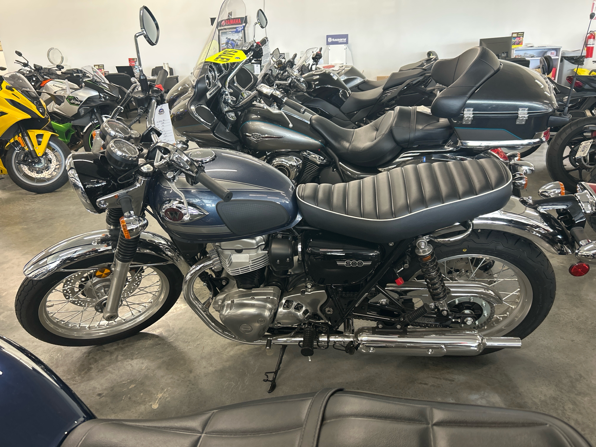New 2024 Kawasaki W800 ABS Metallic Slate Blue / Metallic Diablo