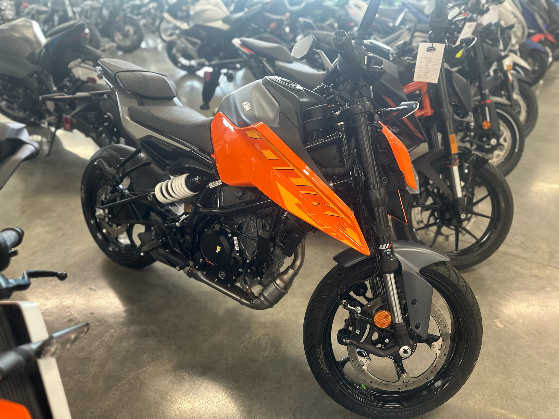 2024 KTM 250 Duke 2