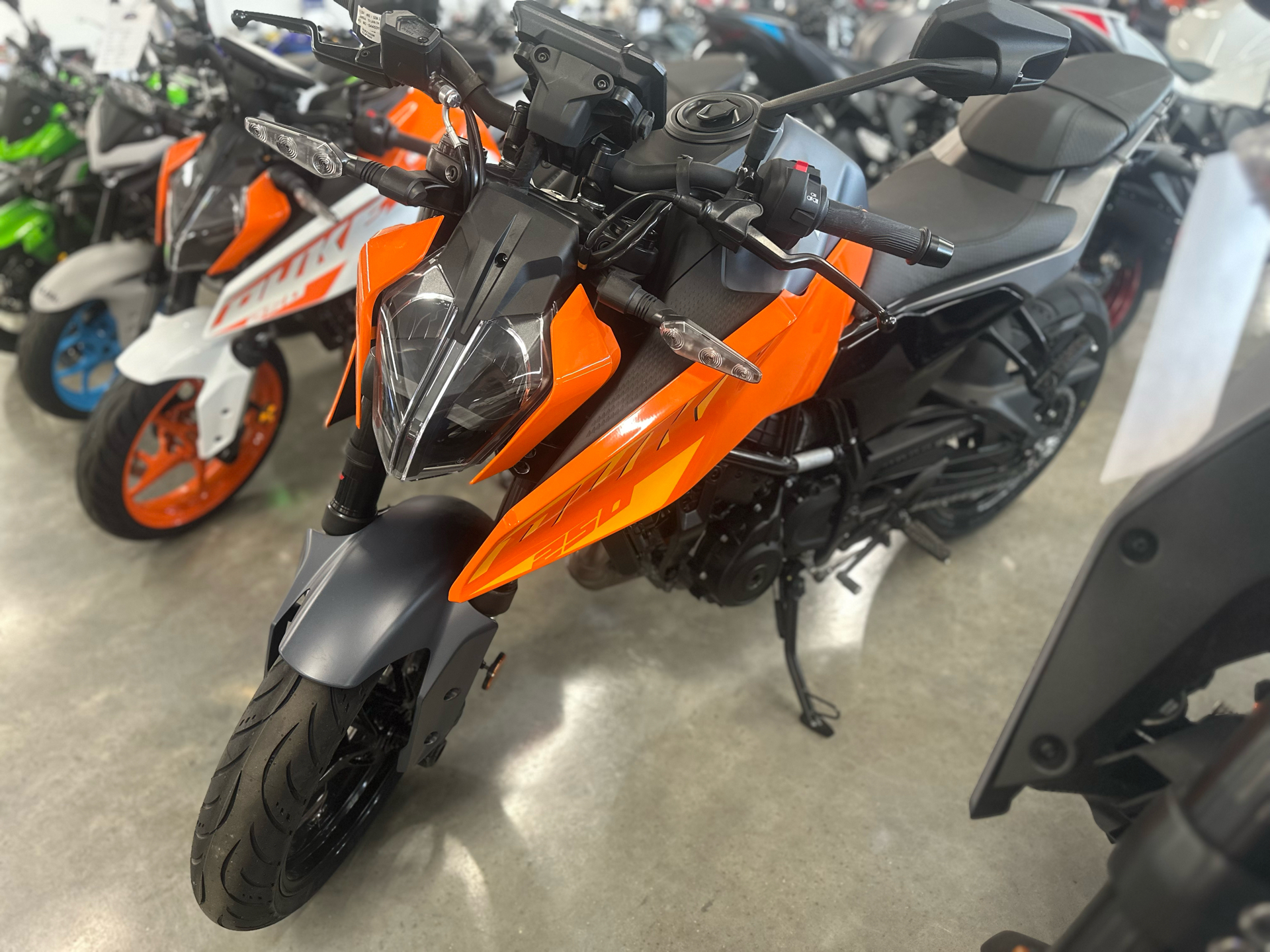 2024 KTM 250 Duke 3