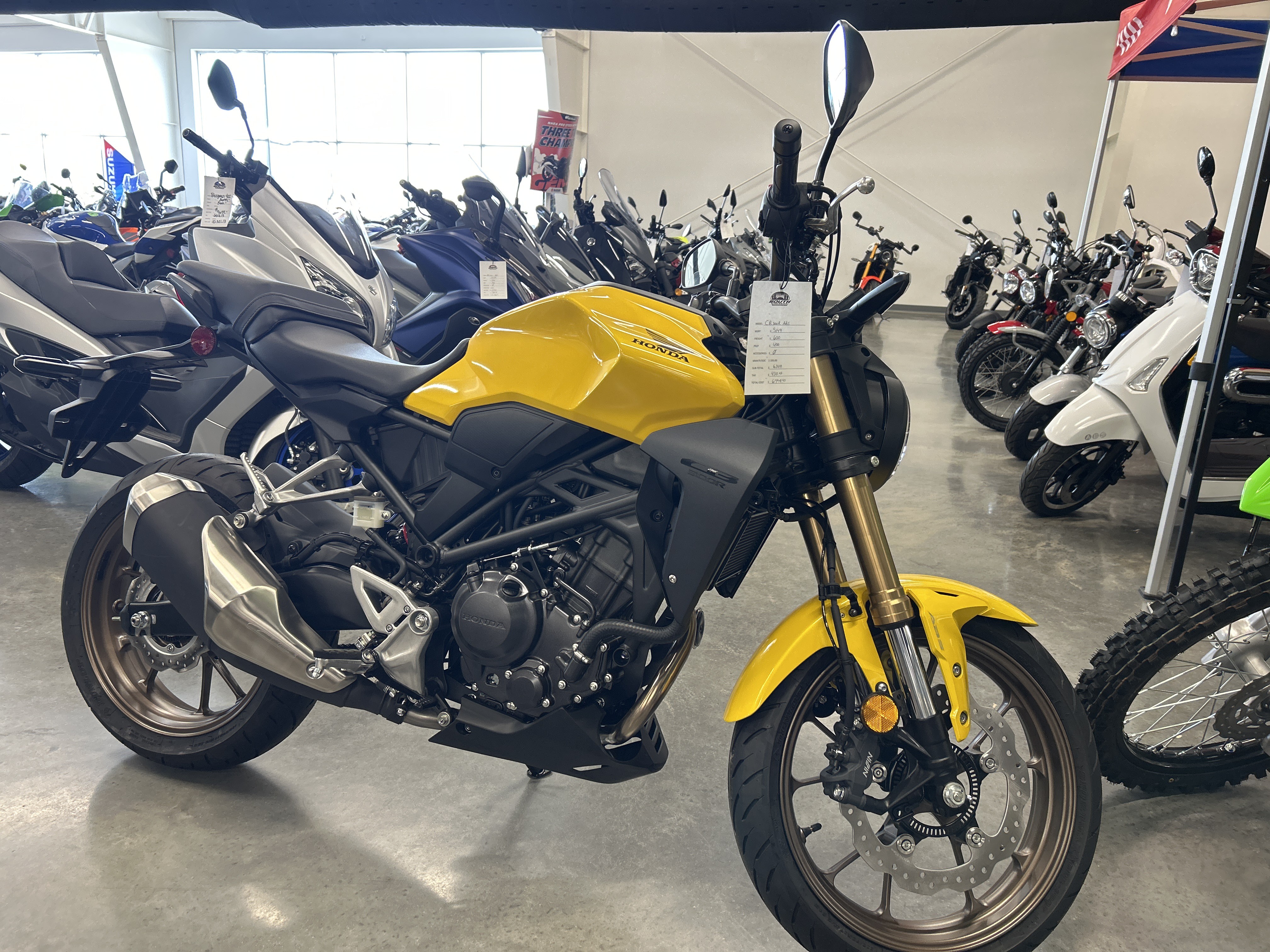 2025 Honda CB300R ABS 1