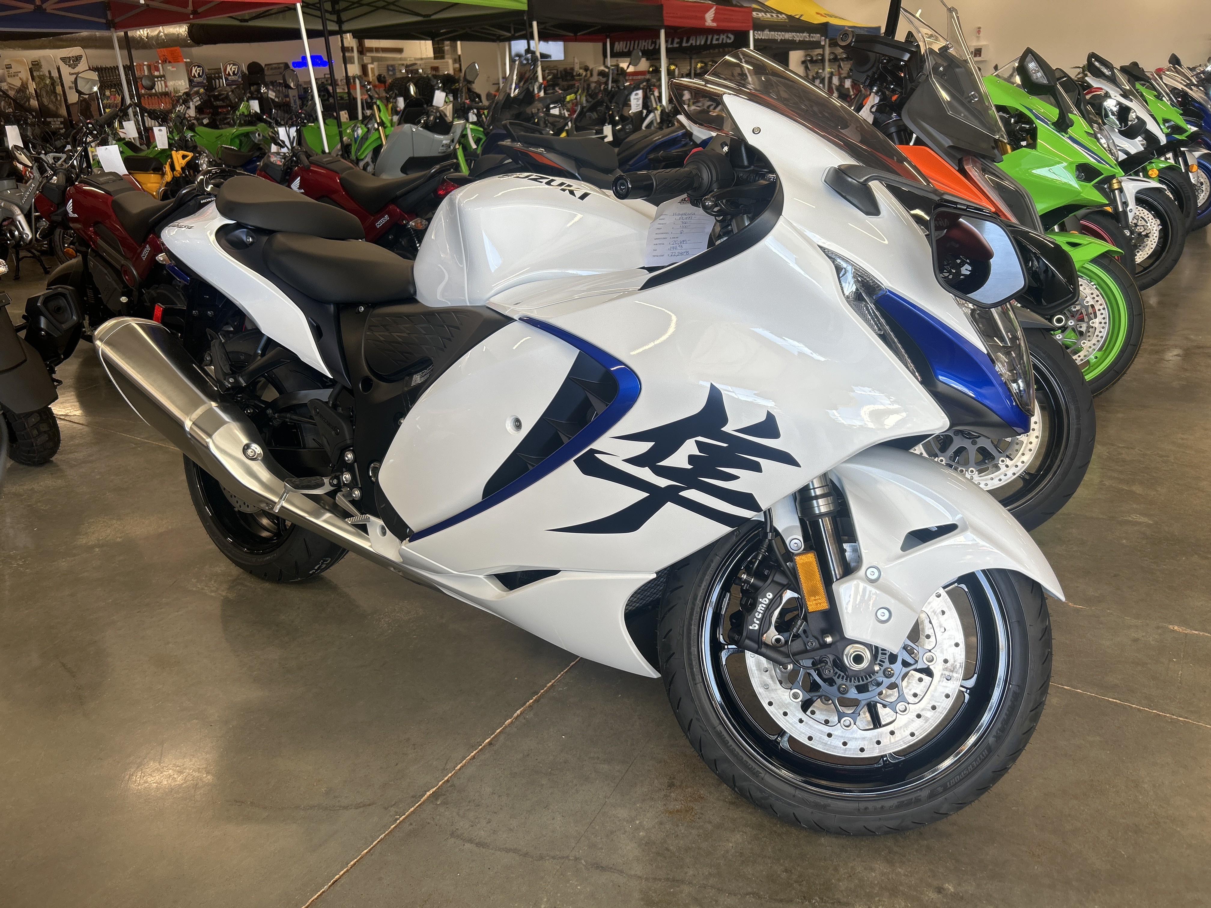 New 2026 Suzuki Hayabusa Pearl Vigor Blue / Pearl Brilliant White