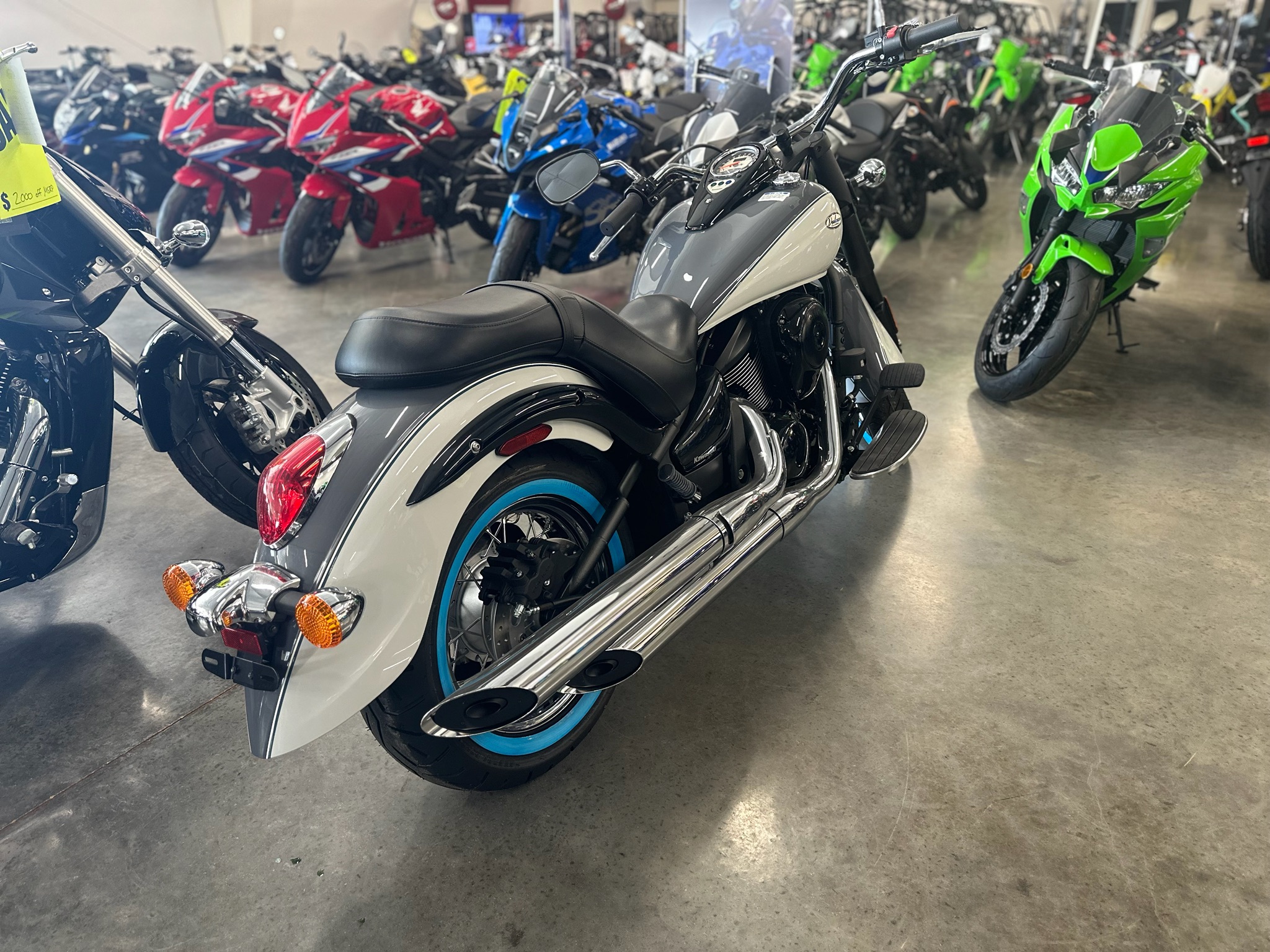 2024 Kawasaki Vulcan 900 Classic 3