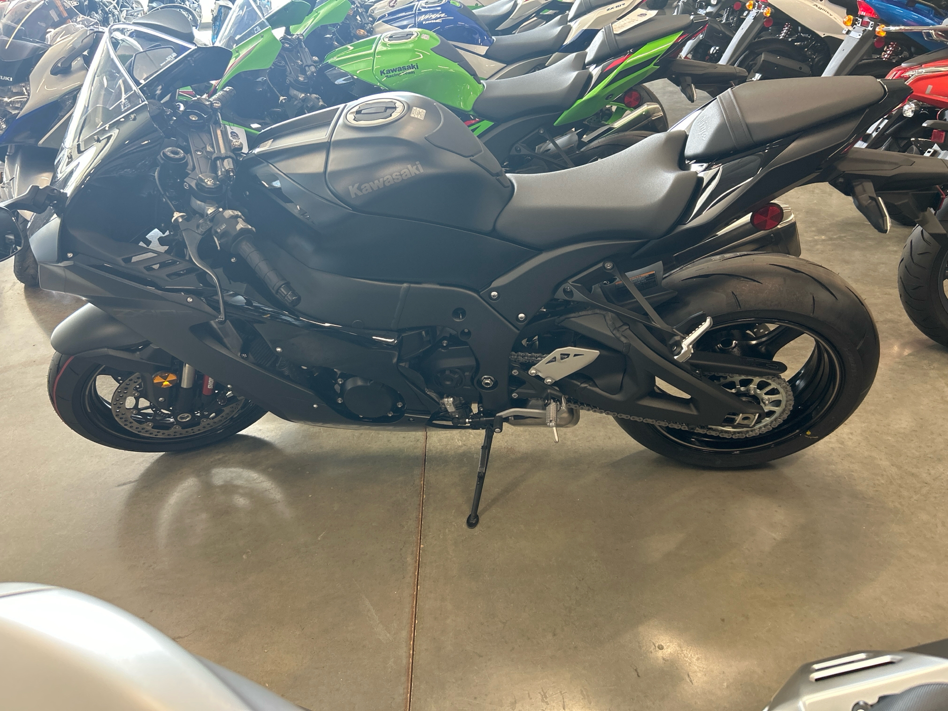 ※ New 2025 Kawasaki Ninja ZX-10R ABS Metallic Flat Spark Black