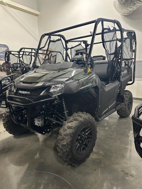 2026 Honda Pioneer 700-4 Deluxe — photo 1 of 7