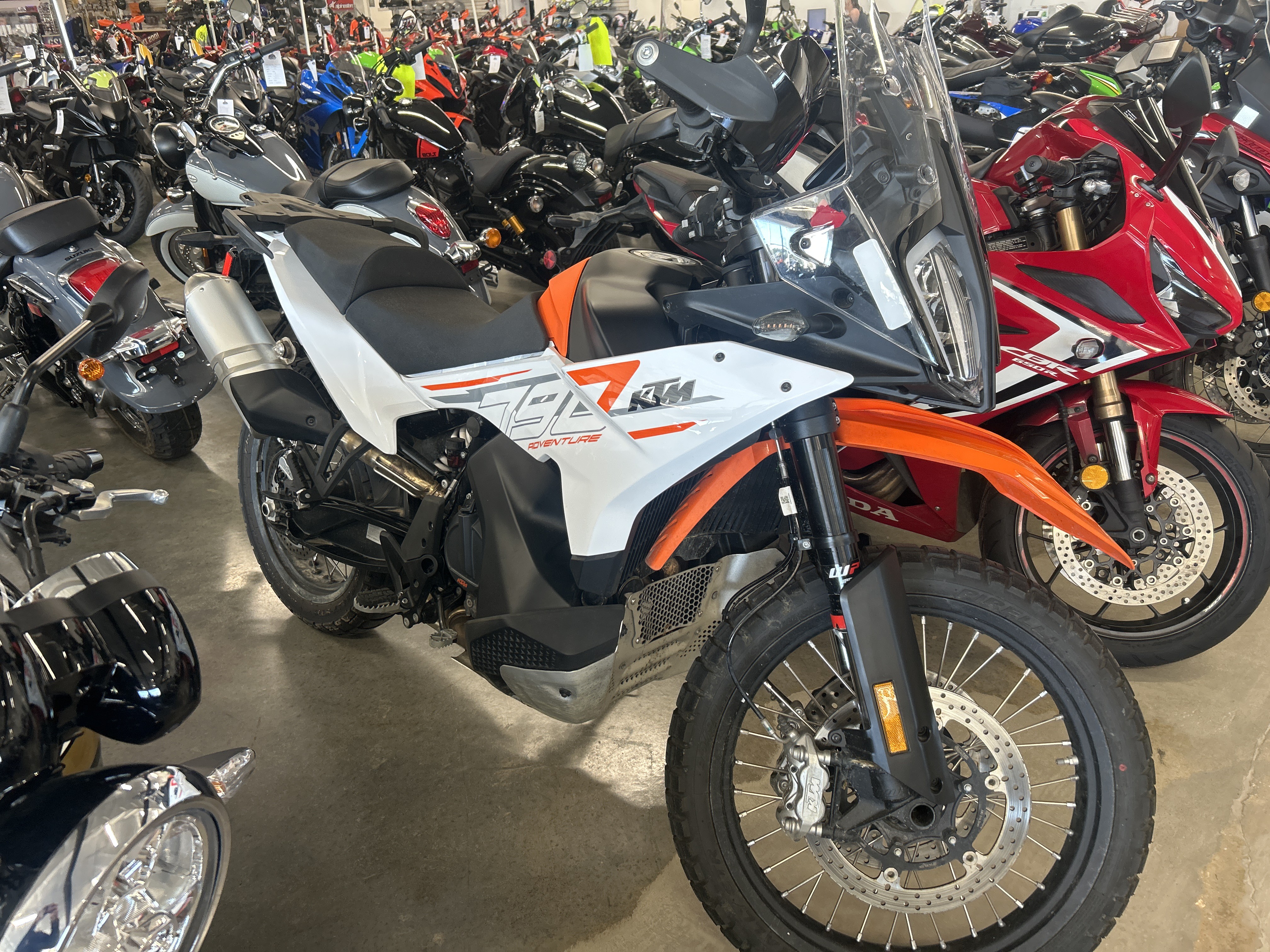 エンジェルホワイト Used 2024 KTM 790 Adventure White | Motorcycles in Gulfport MS