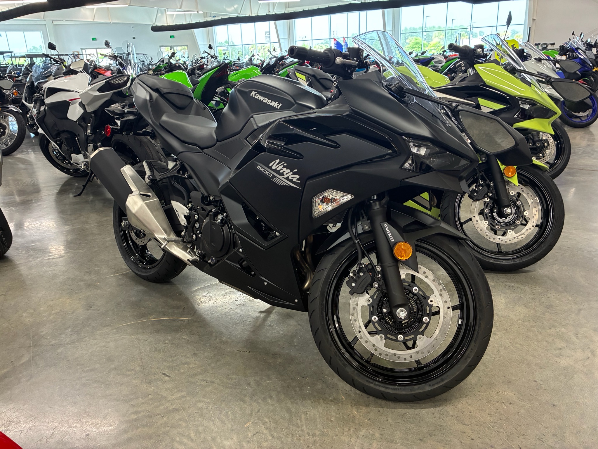 2026 Kawasaki Ninja® 500 ABS 1
