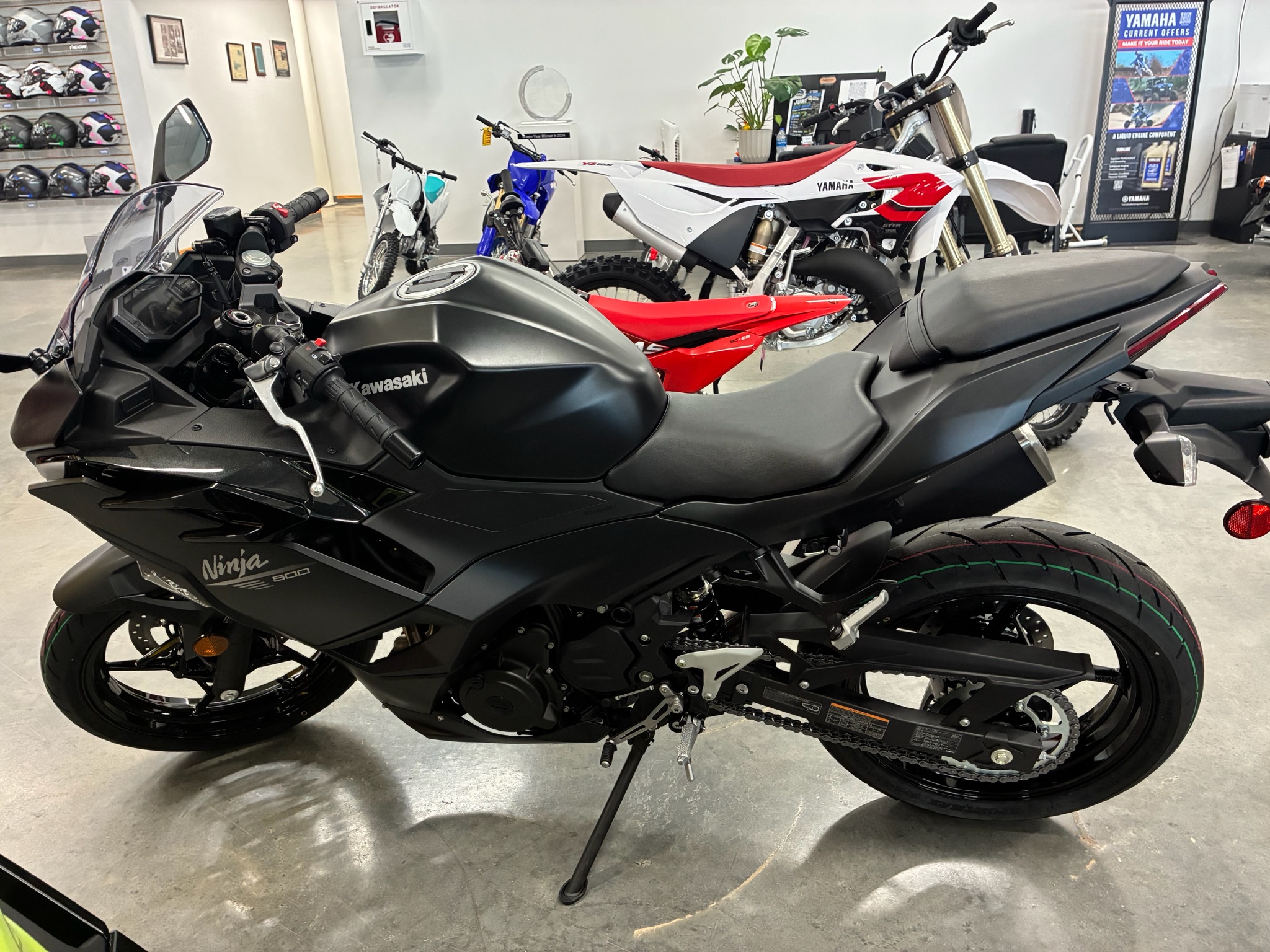 2026 Kawasaki Ninja® 500 ABS 2