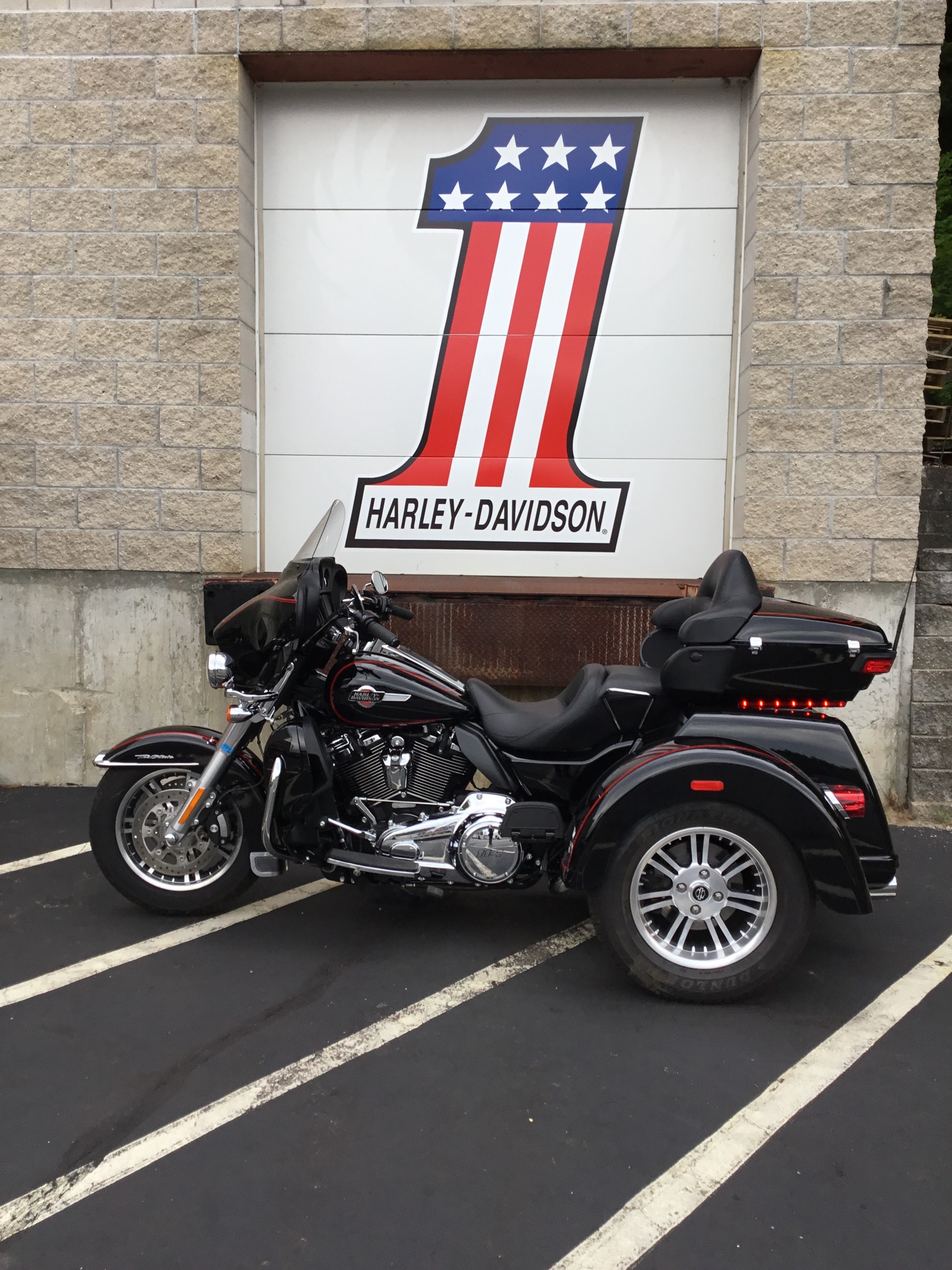 2024 Harley-Davidson Tri Glide® Ultra 3