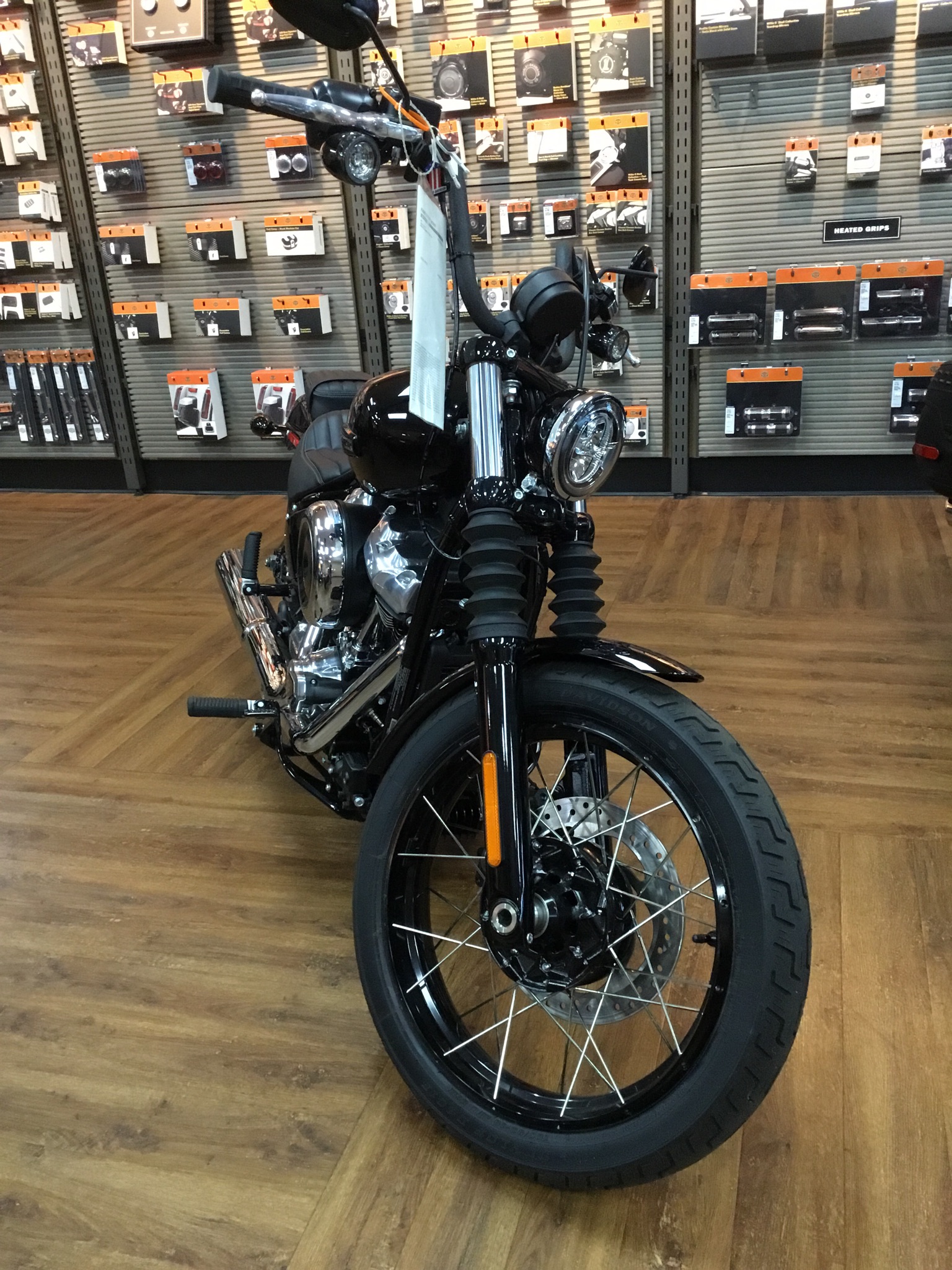 2025 Harley-Davidson Street Bob® 2