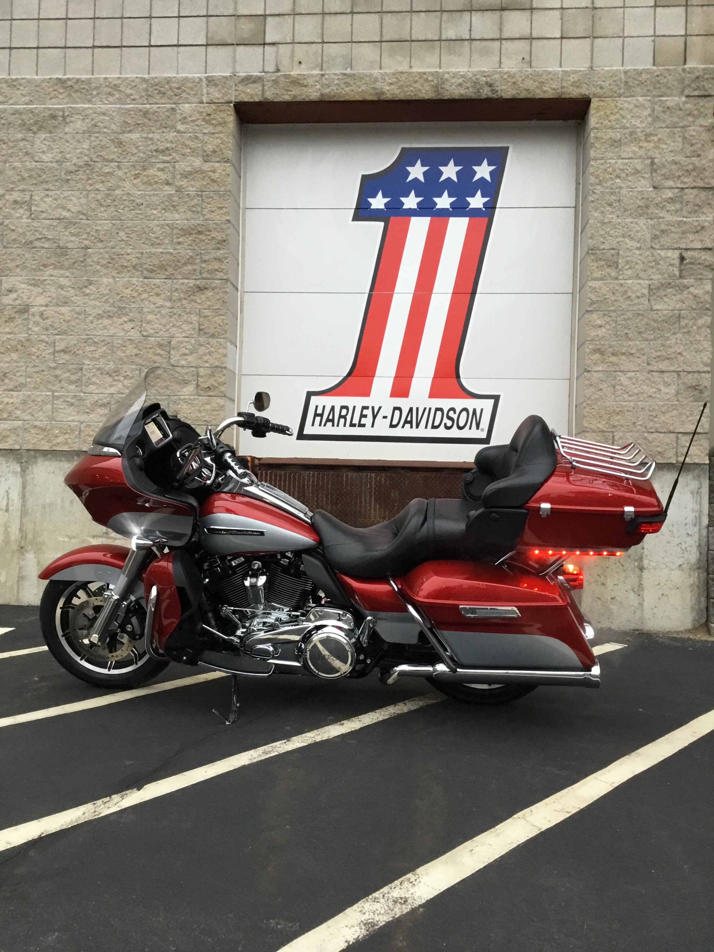 2019 Harley-Davidson Road Glide® Ultra 3