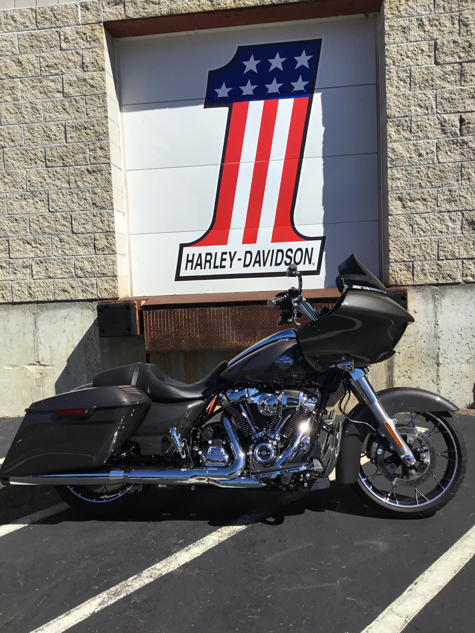2023 Harley-Davidson Road Glide® Special 1