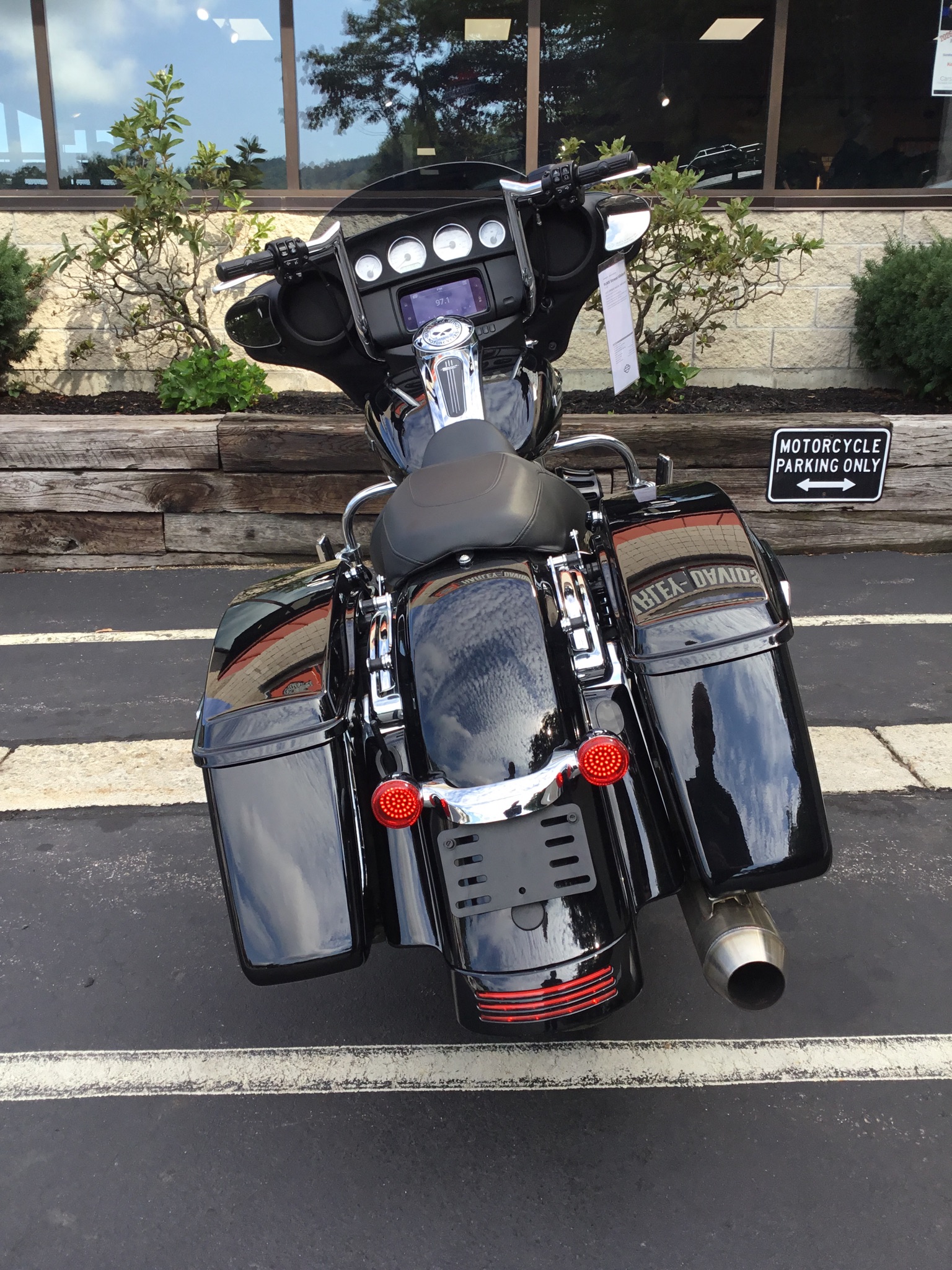 2023 Harley-Davidson Street Glide® 4