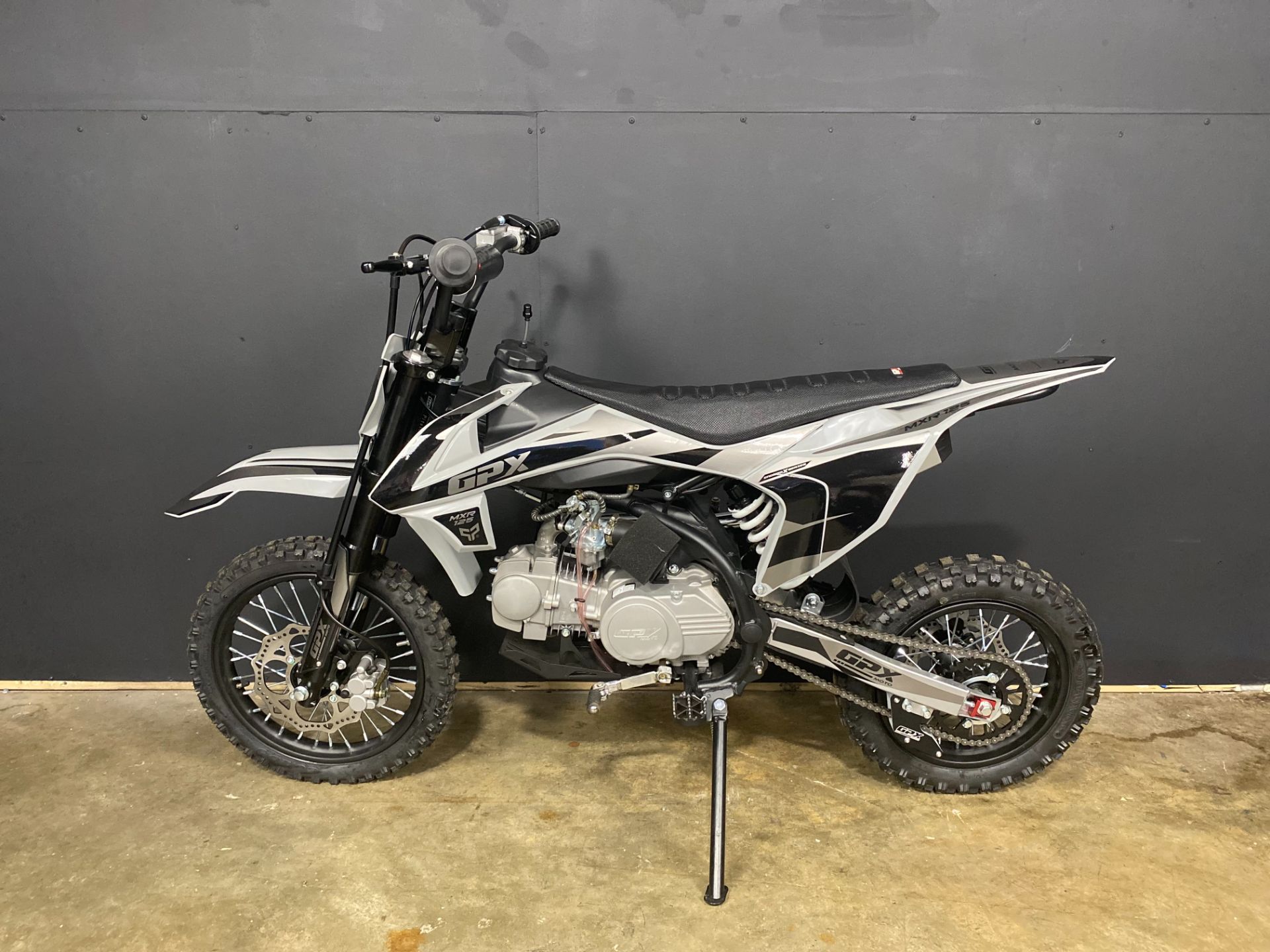 新品　GPX125 モダンワークス Yahoo!オークション - GPX125エンジン／モダンワークス（O／H&