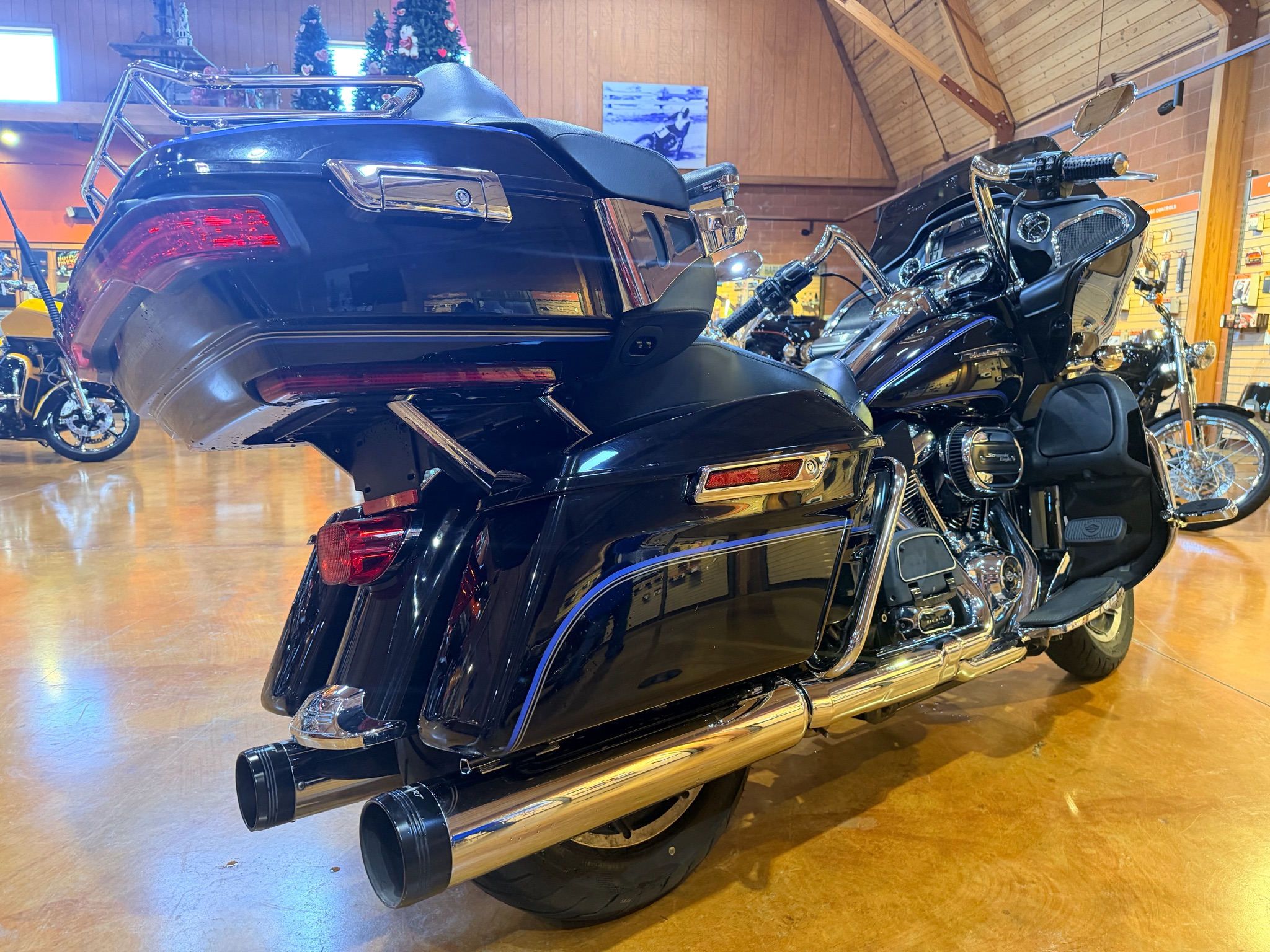 2017 Harley-Davidson Road Glide® Ultra 3