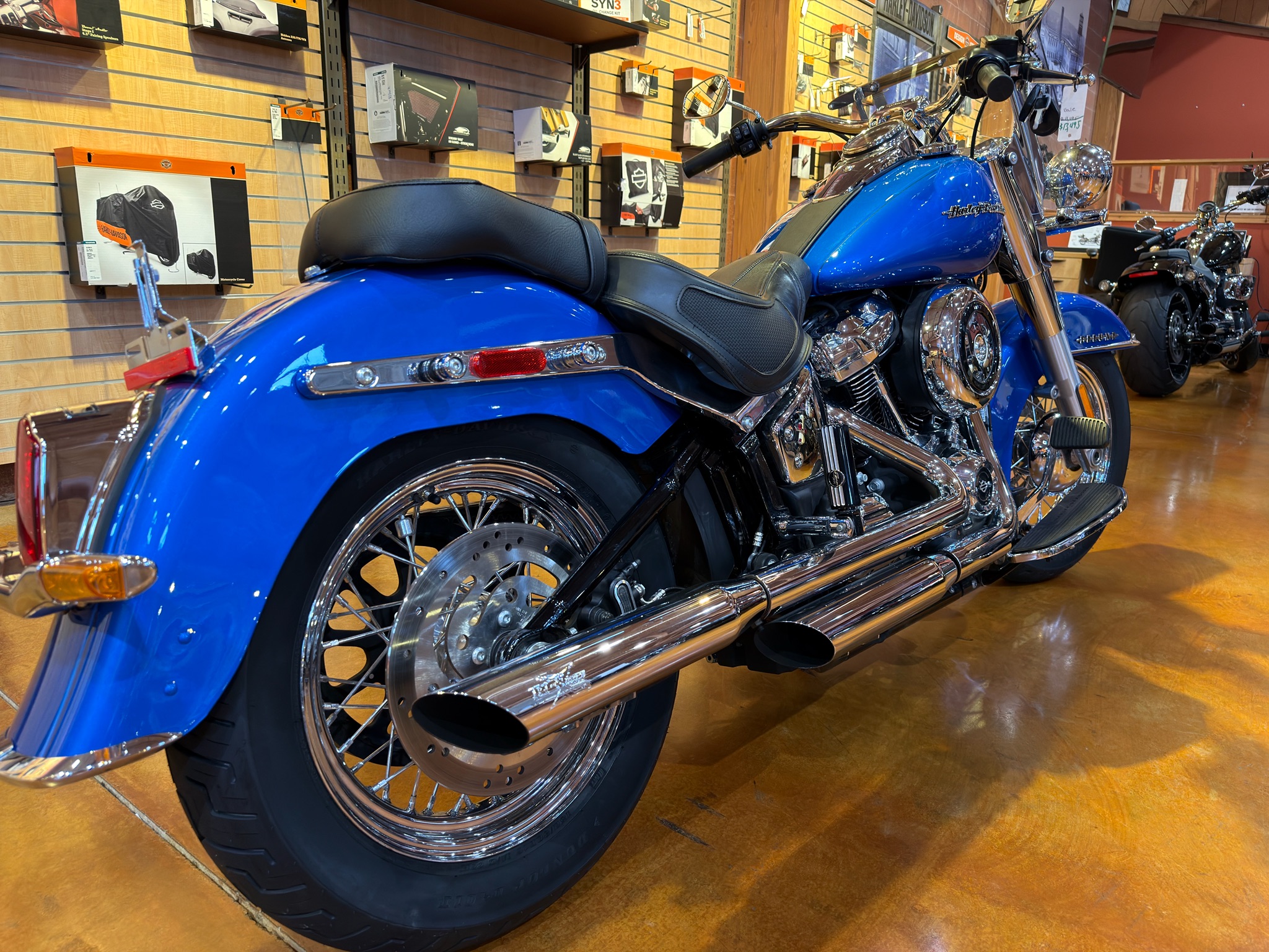 2018 Harley-Davidson Softail® Deluxe 107 3