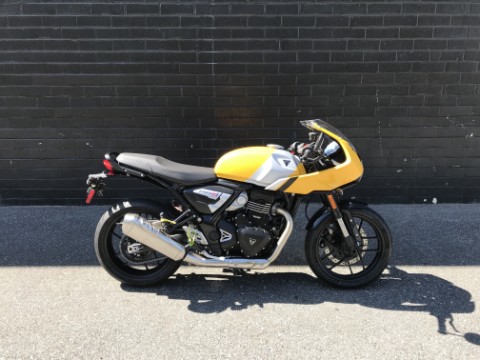2026 Triumph Thruxton 400