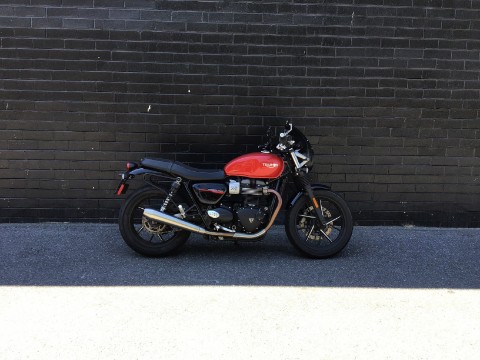 2019 Triumph Street Twin — photo 1 of 6