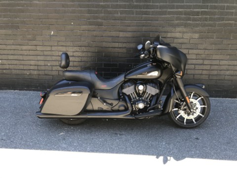 2023 Indian Chieftain Dark Horse — photo 1 of 6