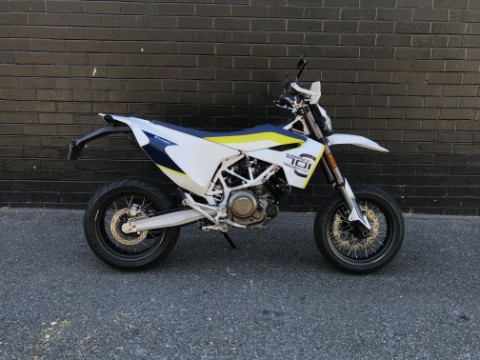 2019 Husqvarna 701 Supermoto — photo 1 of 6