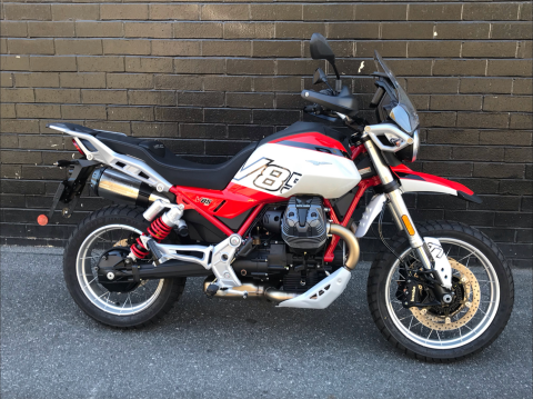 2025 Moto Guzzi V85 TT — photo 1 of 6