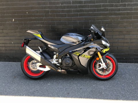 2027 Aprilia RSV4 1100 — photo 1 of 6
