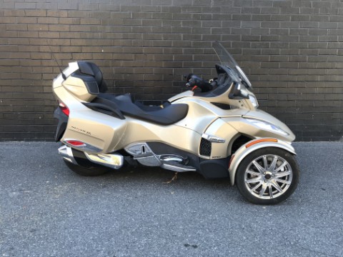 2017 Can-Am Spyder RT Limited — photo 1 of 6