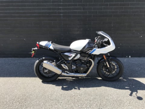 2026 Triumph Thruxton 400