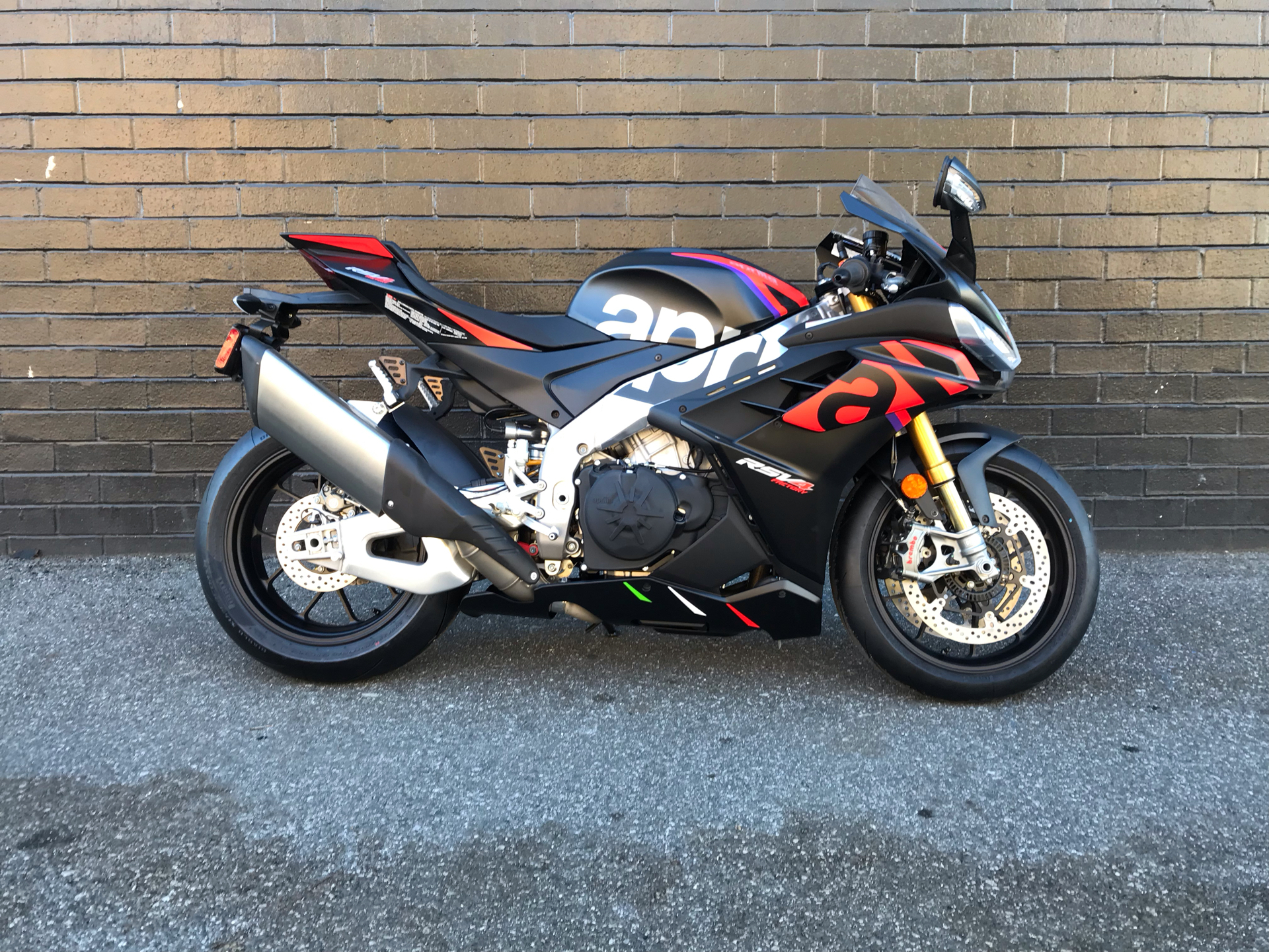 Aprilia Rsv4 1100 Listino Aprilia Rsv4 1100 Factory Aprilia 1000
