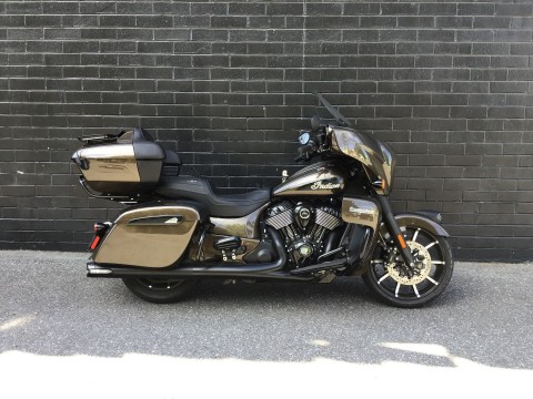 2023 Indian Roadmaster Dark Horse — photo 1 of 6