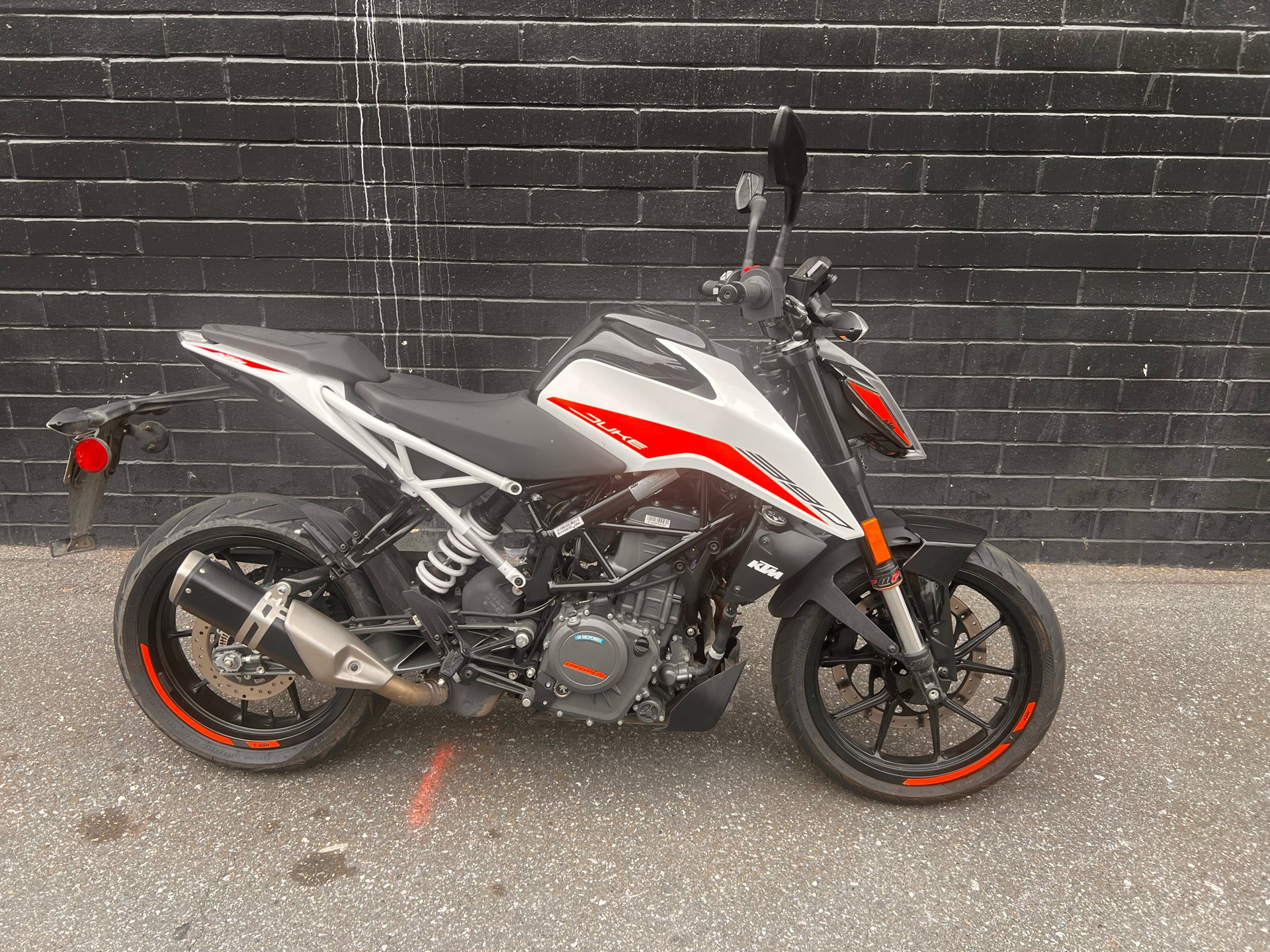 2022年式KTM390DUKE
ローダウンキット一式
約1300km走行 New 2022 KTM 390 Duke Silver | Motorcycles in La Marque, TX