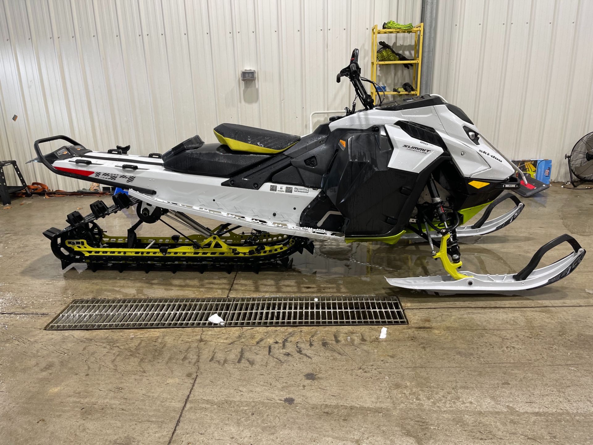 Used 2025 Ski-Doo Summit Adrenaline w/ Edge Package 154 850 E-TEC