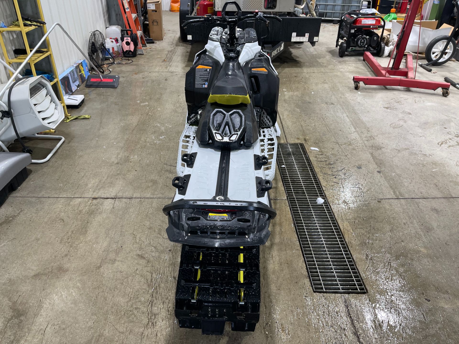 Used 2025 Ski-Doo Summit Adrenaline w/ Edge Package 154 850 E-TEC