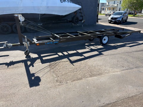 2025 Lakeland Trailers 16' Scissors trailer — photo 1 of 2
